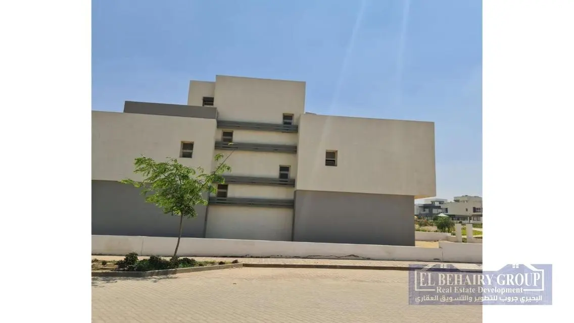 Luxury Property for Sale with Expansive Space
