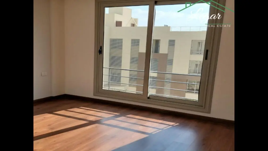 شقة فاخرة للبيع في موقع متميز