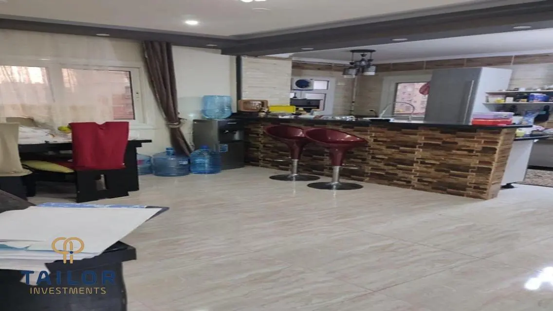 شقة فاخرة في مدينتي مع شرفة ومسبح مشترك