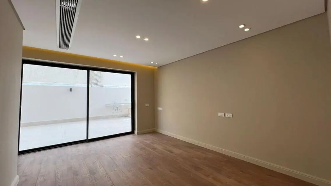 Luxury Home in Goldmark with Full Amenities
