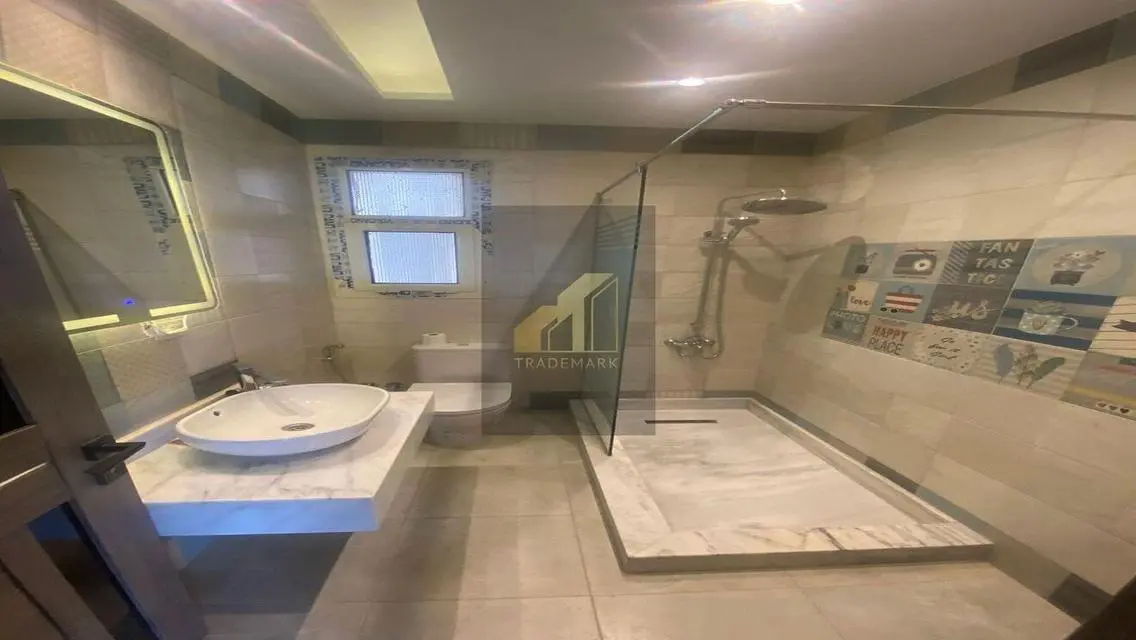 Luxury Apartment with Stunning View and Spacious Layout
