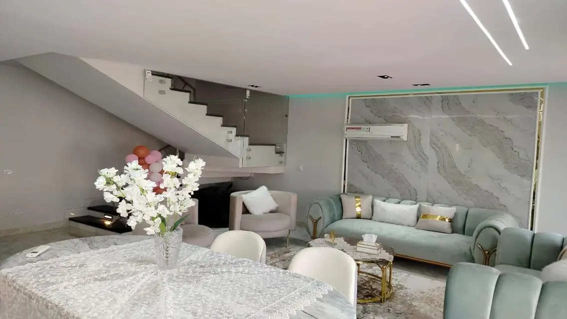 Luxury Apartment of 180 sqm with Lake View