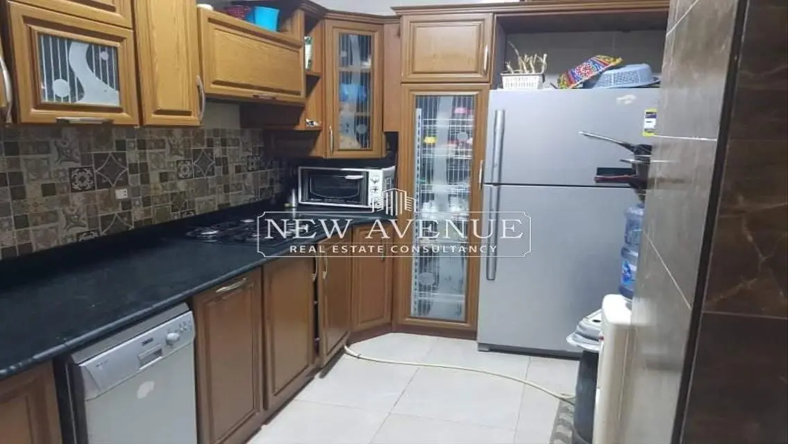 شقة فاخرة للبيع بمساحة واسعة