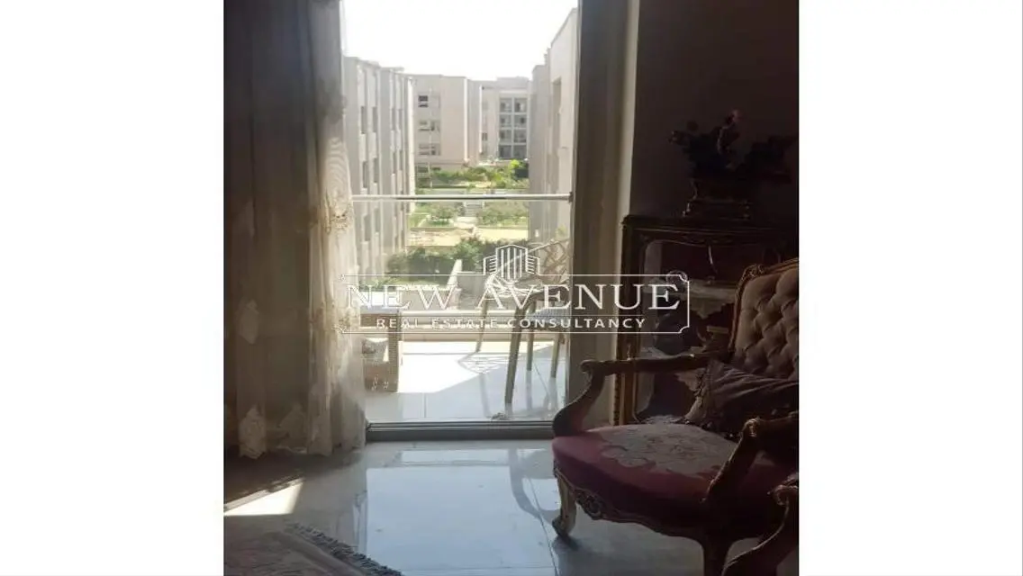 شقة فاخرة للبيع بمساحة واسعة