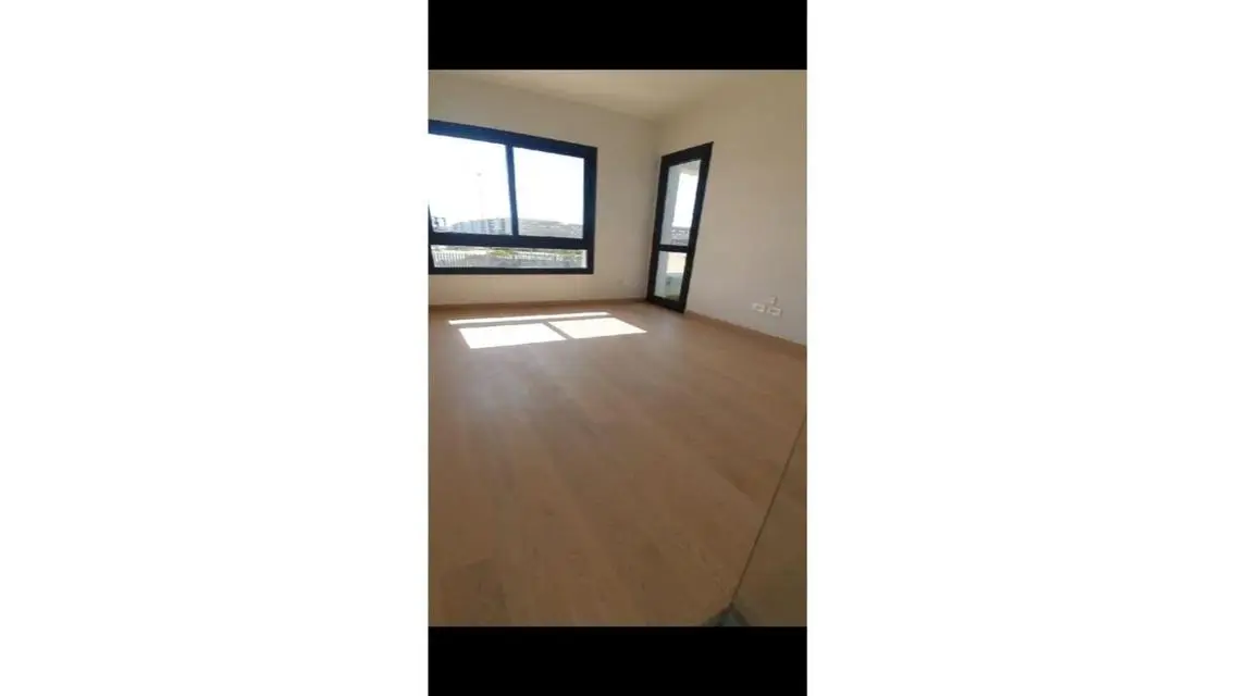 شقة فاخرة للإيجار بمساحة 1200 متر