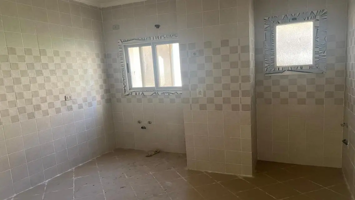 فيلا فاخرة للبيع بحكم بحيرة - 11275000 ج.