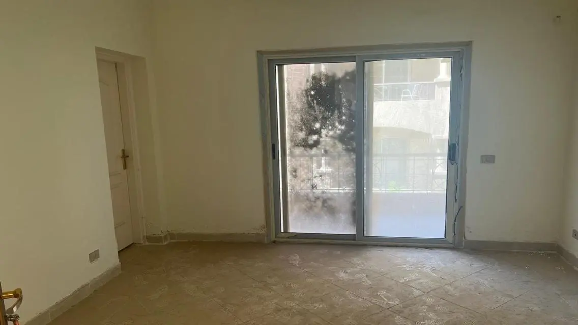 فيلا فاخرة للبيع بحكم بحيرة - 11275000 ج.
