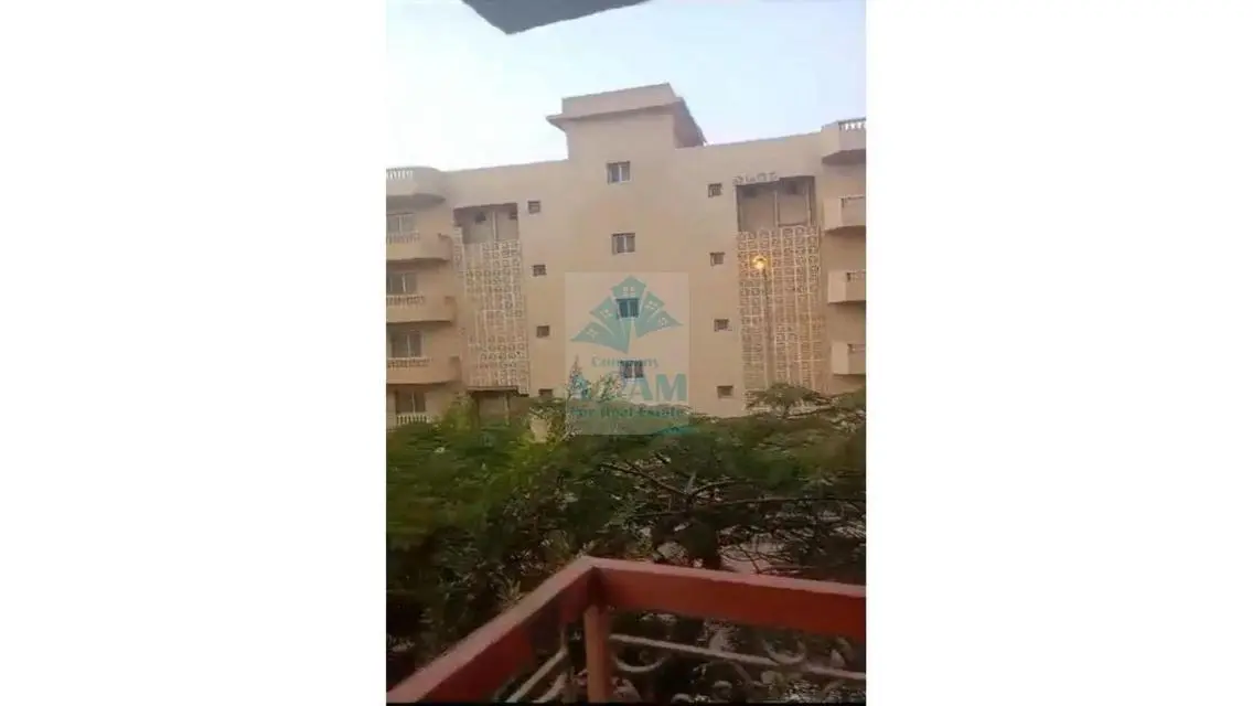 شقة فاخرة بمساحة 280 متر مربع للبيع