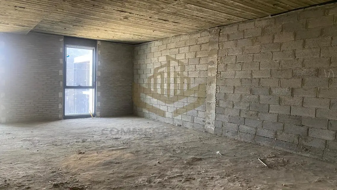 Exclusive Commercial Property of 65 Meters for 50000