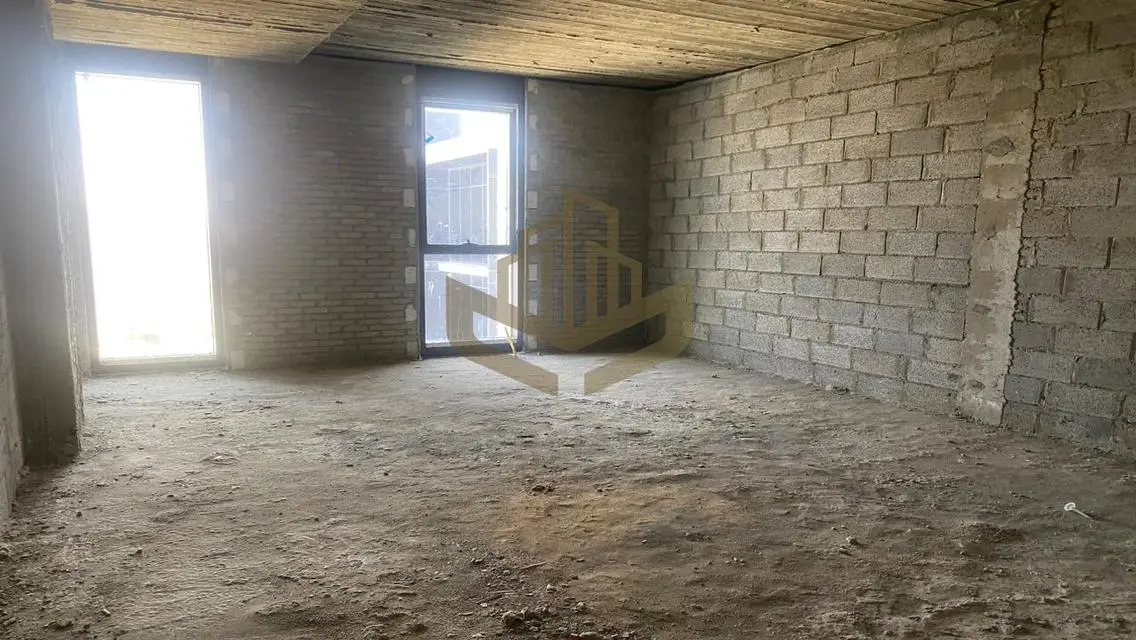 Exclusive Commercial Property of 65 Meters for 50000