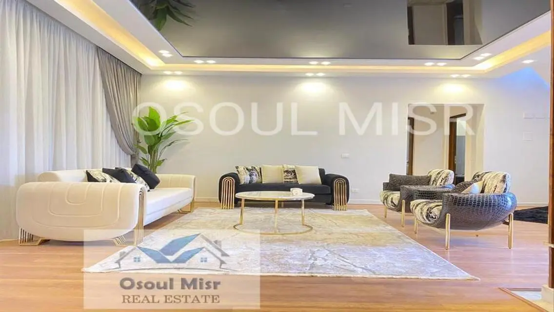 Luxury Apartment with Private Garden in the Heart of the City