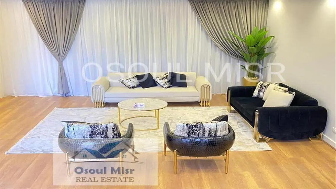 Luxury Apartment with Private Garden in the Heart of the City