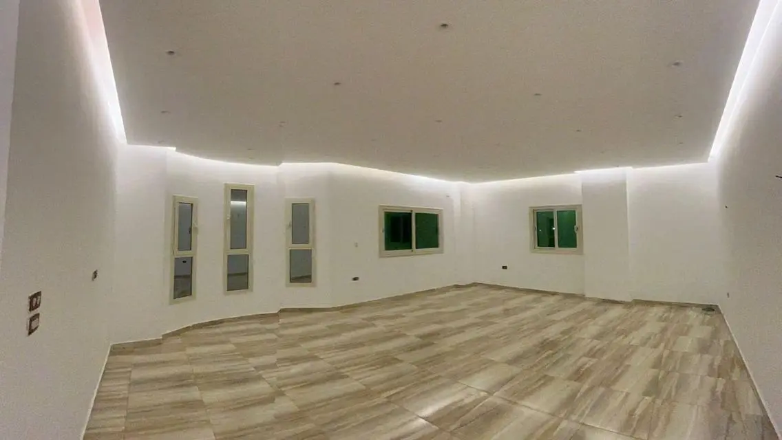 Luxury Apartment of 250 sqm with Balcony and Lobby Access