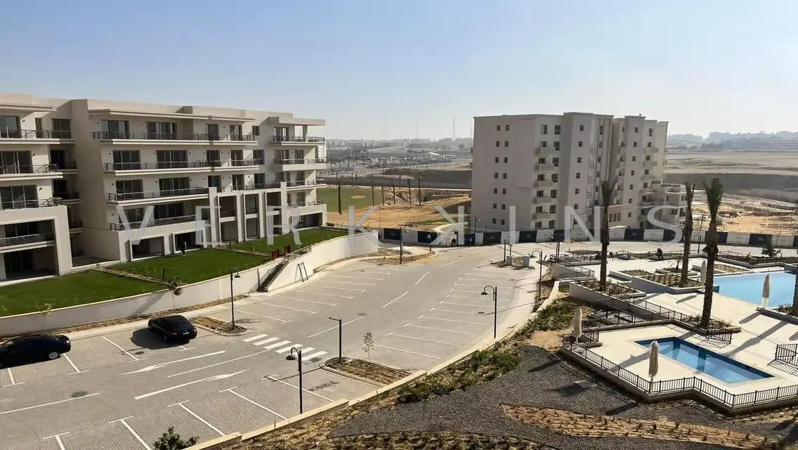 شقة فاخرة حديثة للبيع في موقع متميز