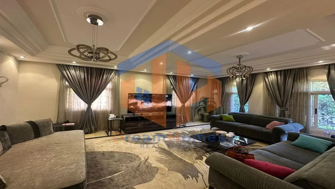 Luxurious Villa with Spacious Garden in Abdelzahir