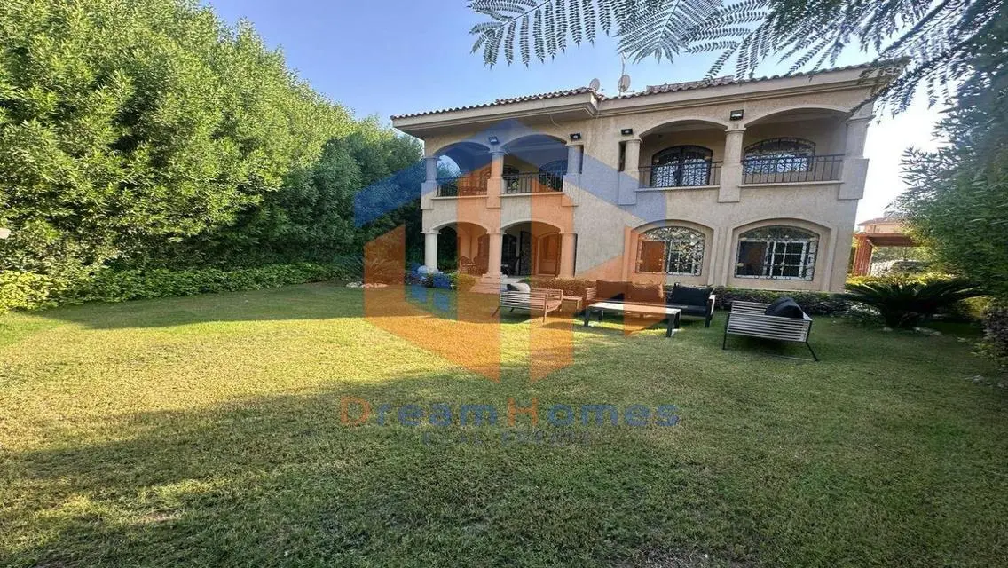 Luxurious Villa with Spacious Garden in Abdelzahir
