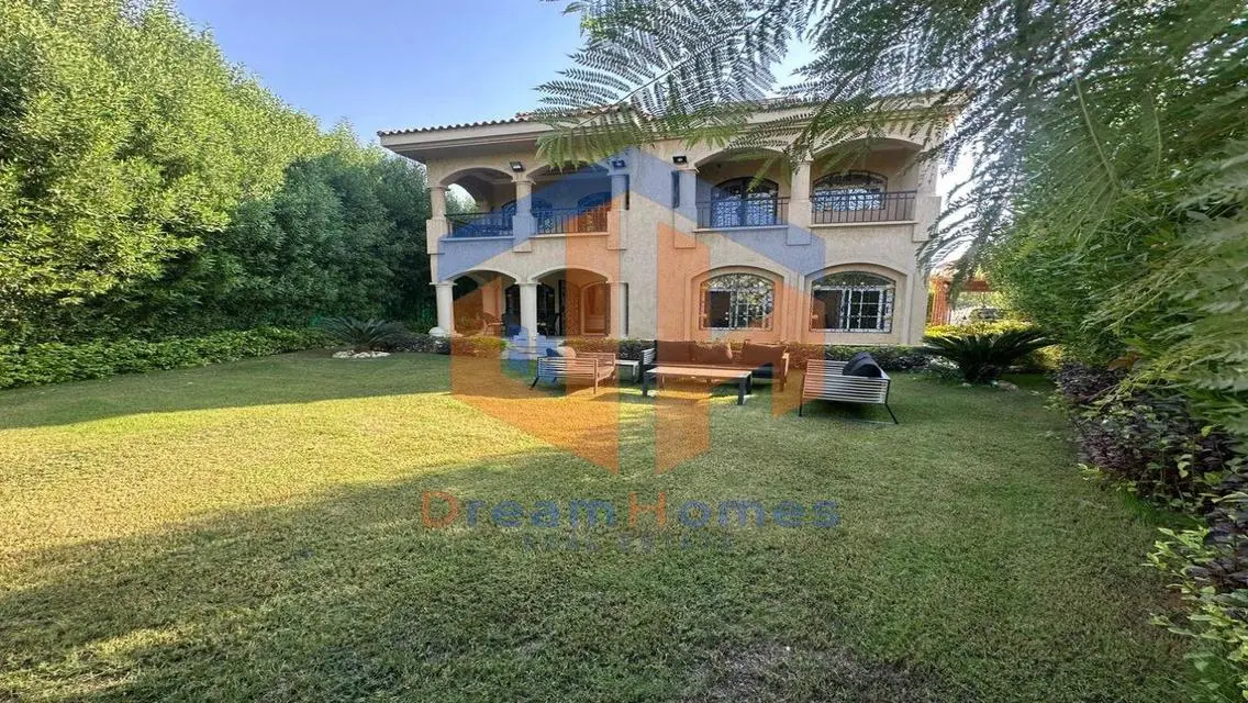 Luxurious Villa with Spacious Garden in Abdelzahir