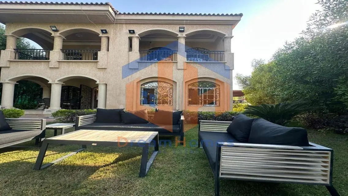 Luxurious Villa with Spacious Garden in Abdelzahir