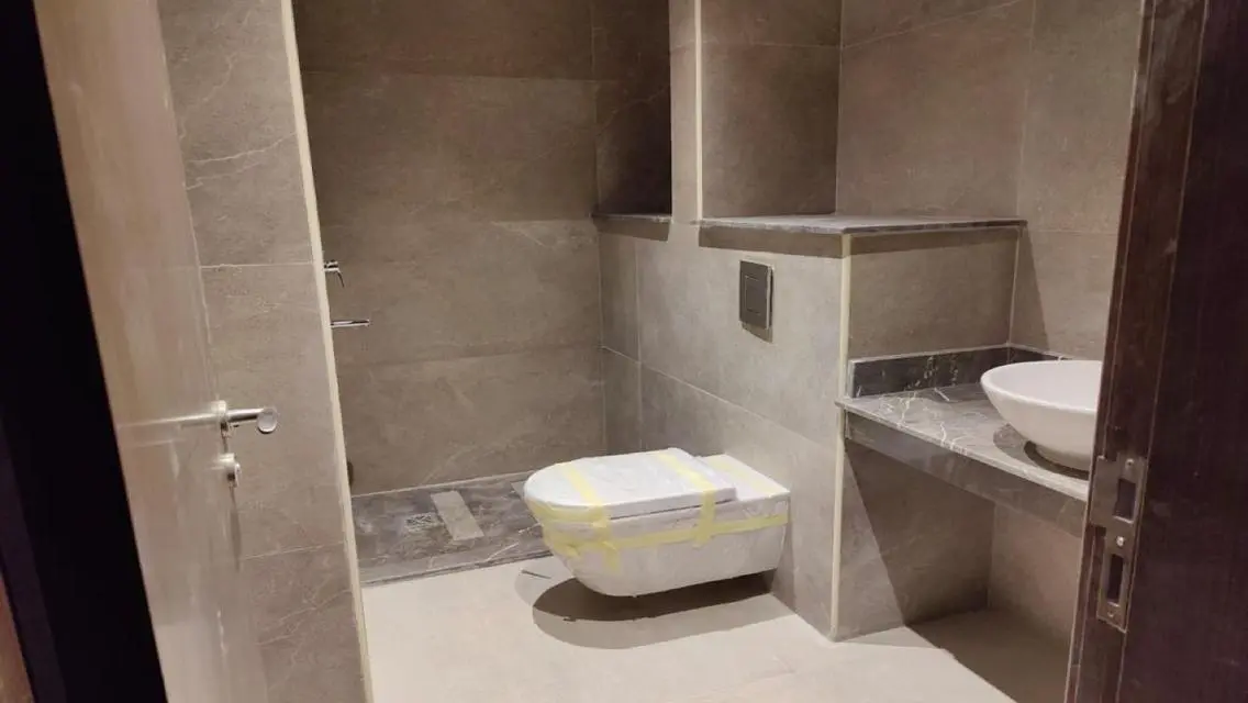 Luxury Apartment in Zed Tower 160
