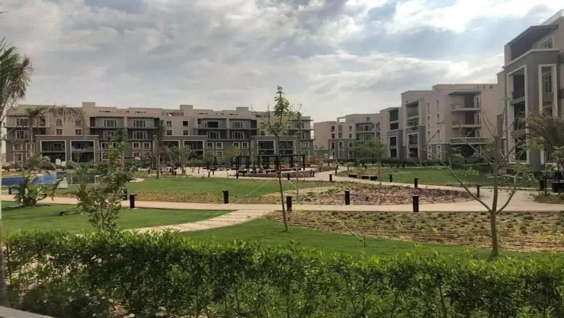 شقة فاخرة مع إطلالة ساحرة بمسبح مشترك