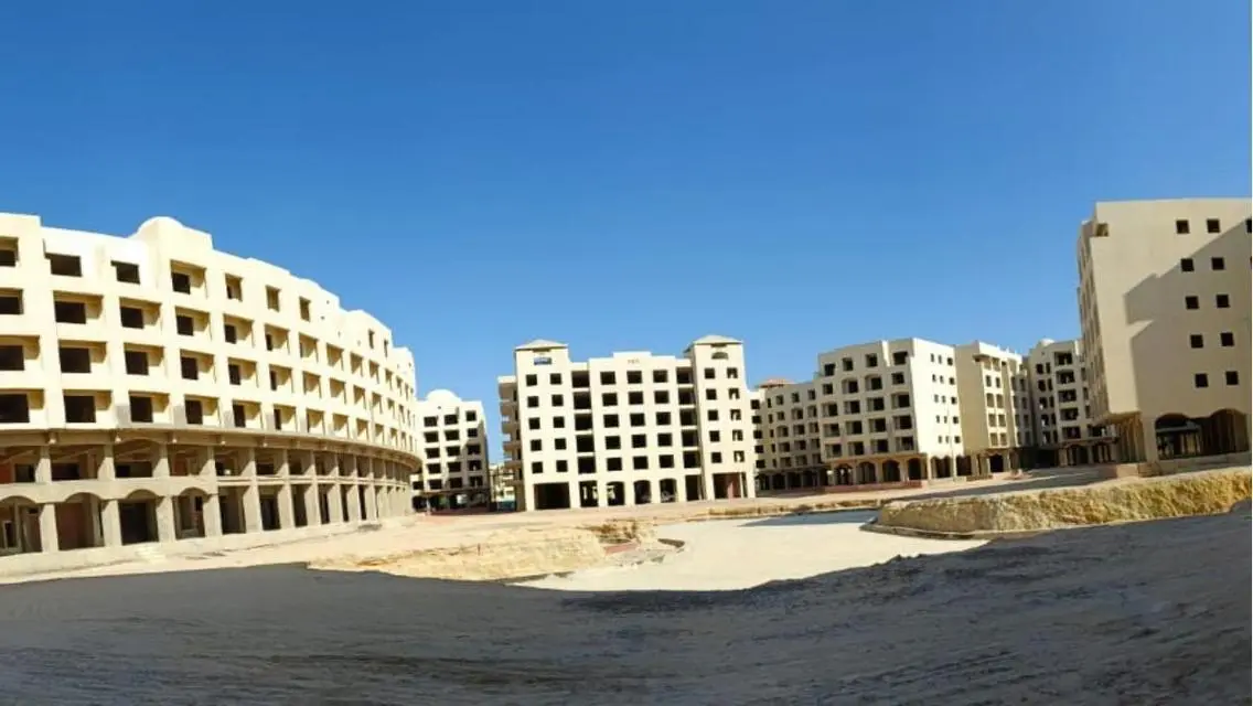 Luxury Apartment in Aldau Heights with Lake View