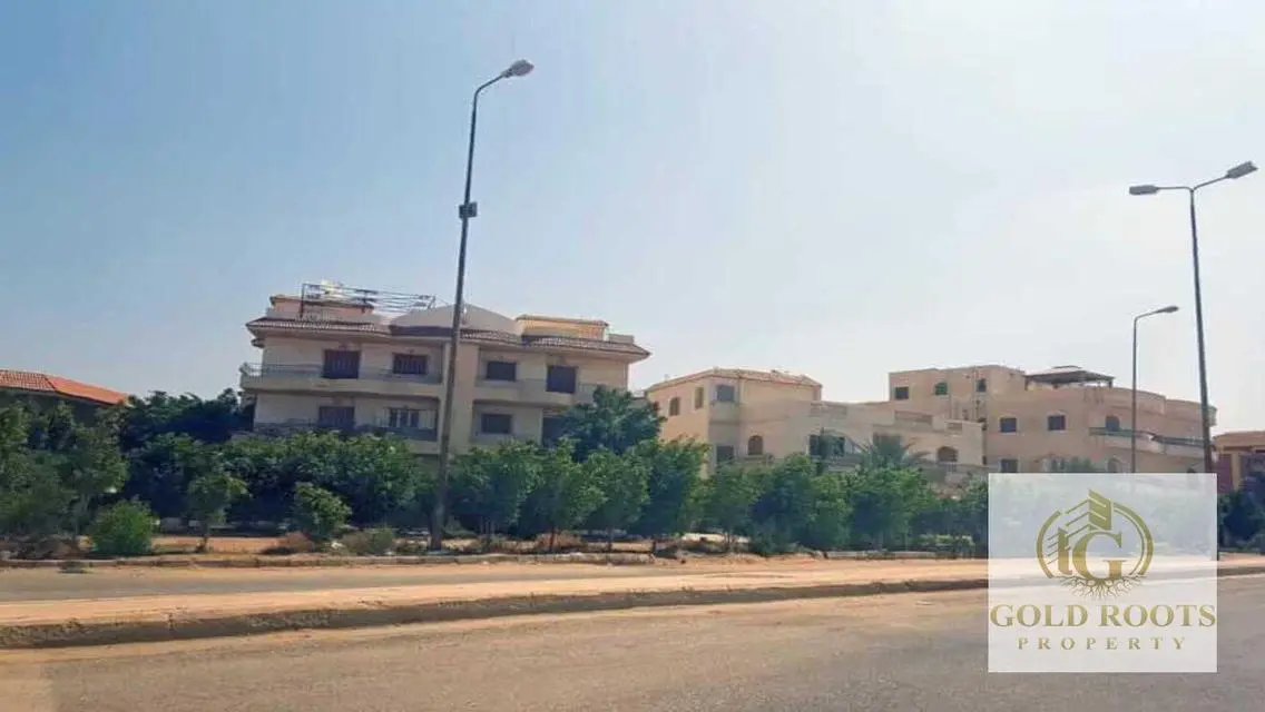 شقة 4 غرف نوم للبيع بمساحة 2500 متر