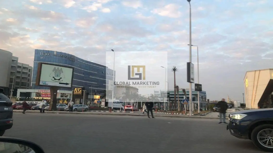 فرصة استثمارية في منطقة حيوية على بُعد خطوات من خدمات متعددة