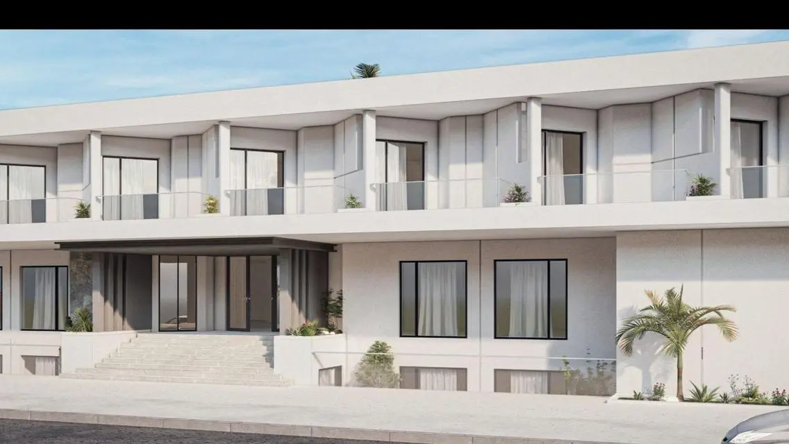 Luxury Apartment Overlooking Lakes