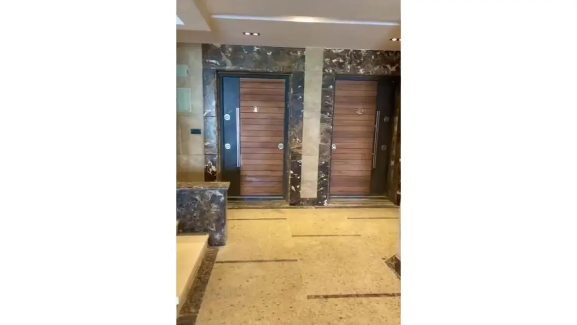 شقة فاخرة بمساحة واسعة مع إطلالة رائعة