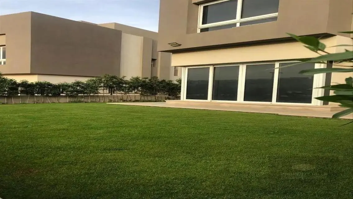 فيلا فاخرة للبيع بـ 3,000,000 جنيهاً مع جميع المرافق المميزة