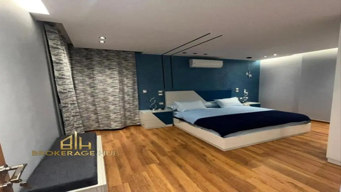Stunning Apartment for Sale Overlooking Lakes