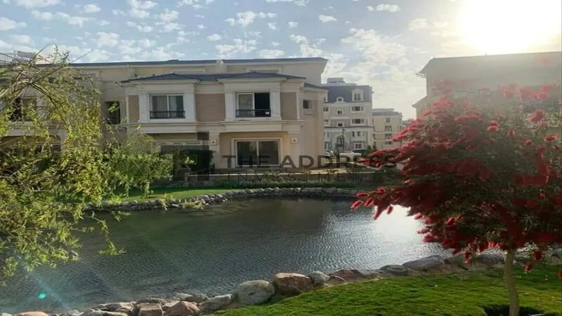 فيلا فاخرة بالجبال الجديدة في القاهرة بمسبح وحديقة خاصة