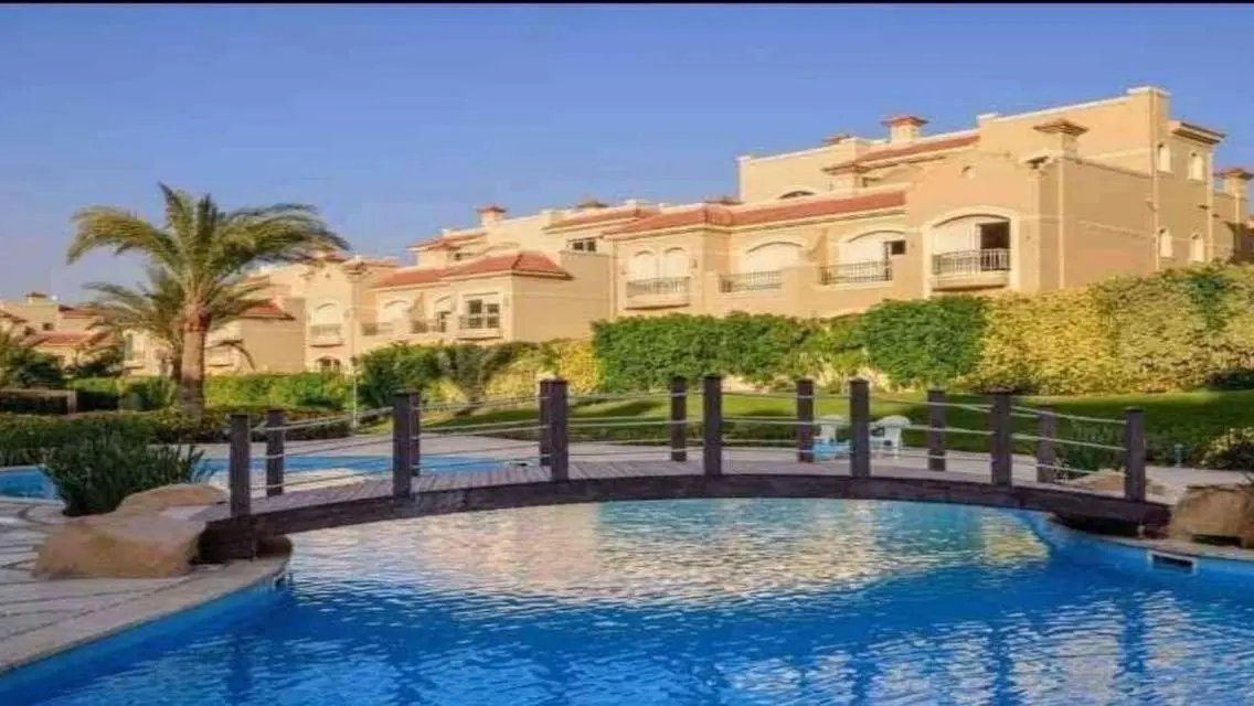 Luxurious Villa with Private Garden and Pool in a Prime Location