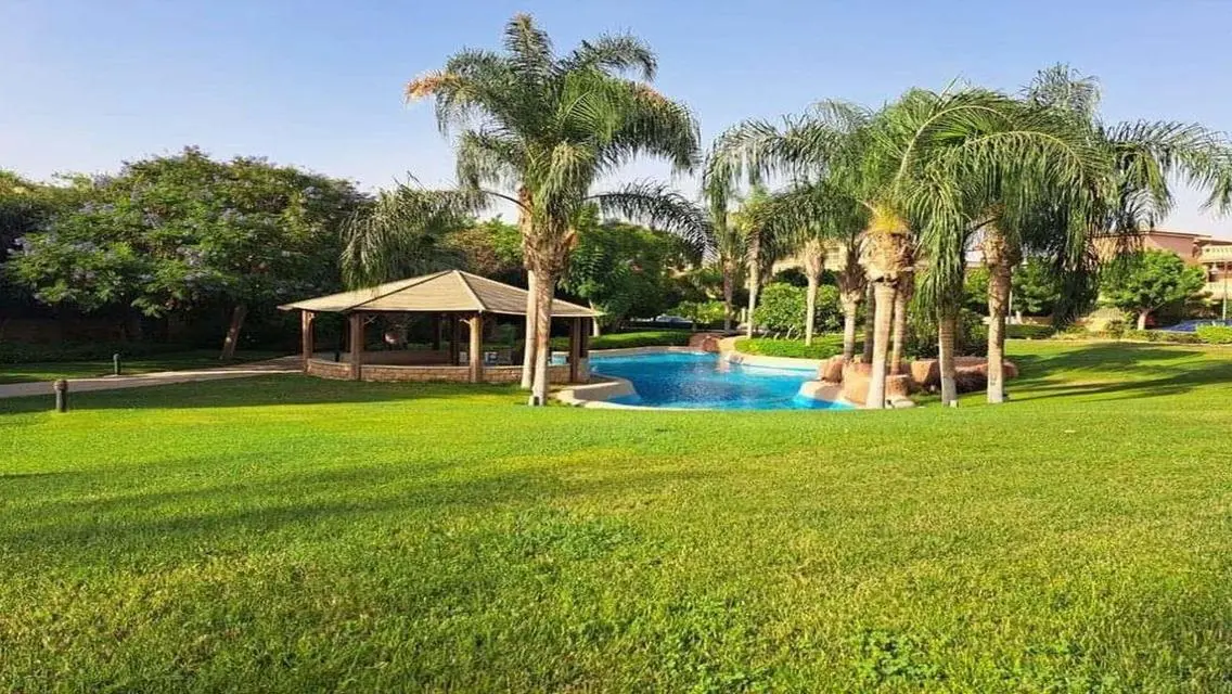 Luxurious Villa with Private Garden and Pool in a Prime Location