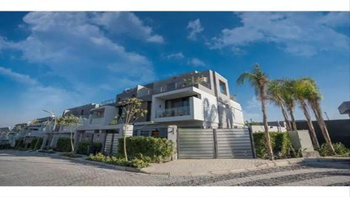 Spacious Luxury Apartment with Premium Amenities in a Prime Location