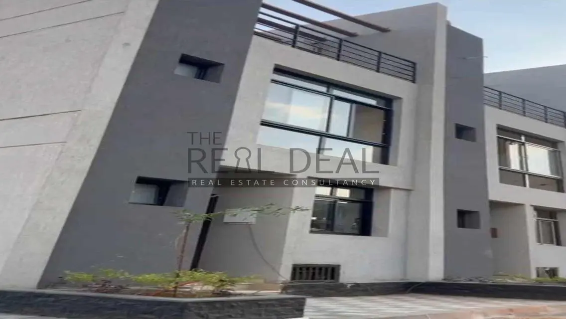Luxury Villa for Sale in Monte Napoleone