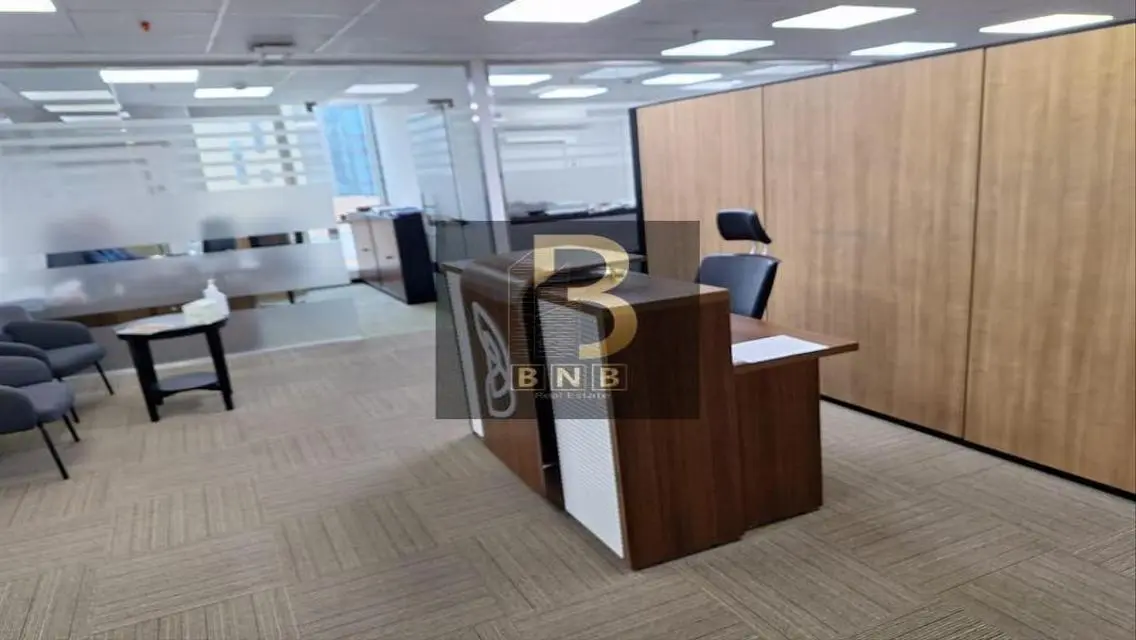 شقة متكاملة بمساحة 1200 متر مع مرافق ممتازة