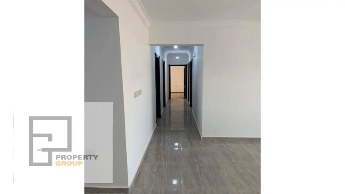 Luxury Apartment of 130 sqm Overlooking Lakes