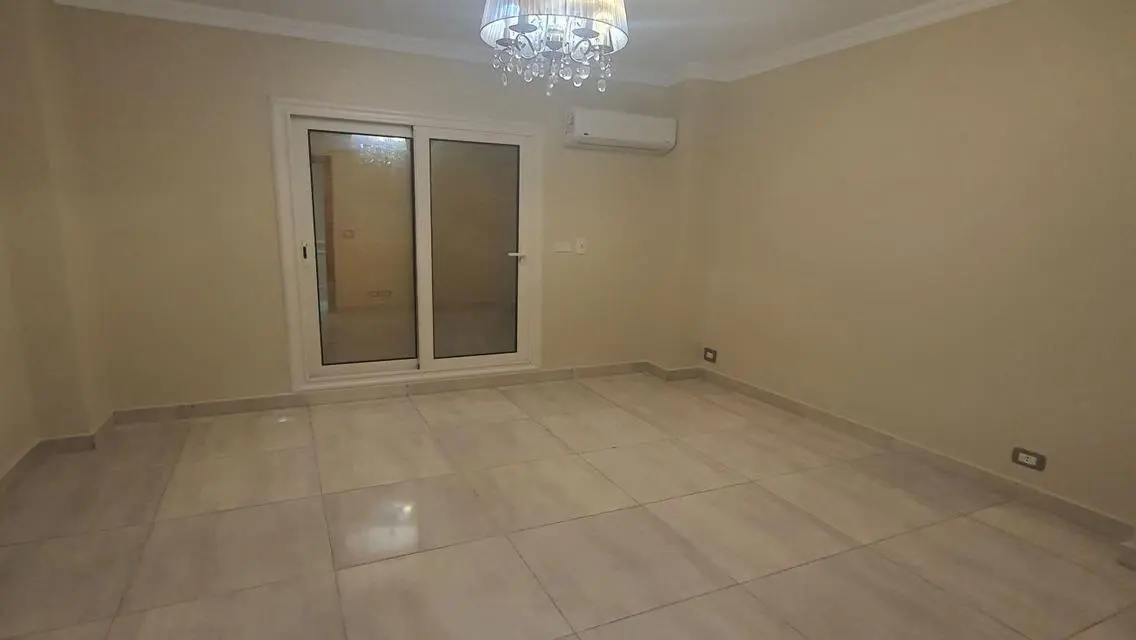 شقة سوبر لوكس 3 غرف نوم مع حديقة خاصة