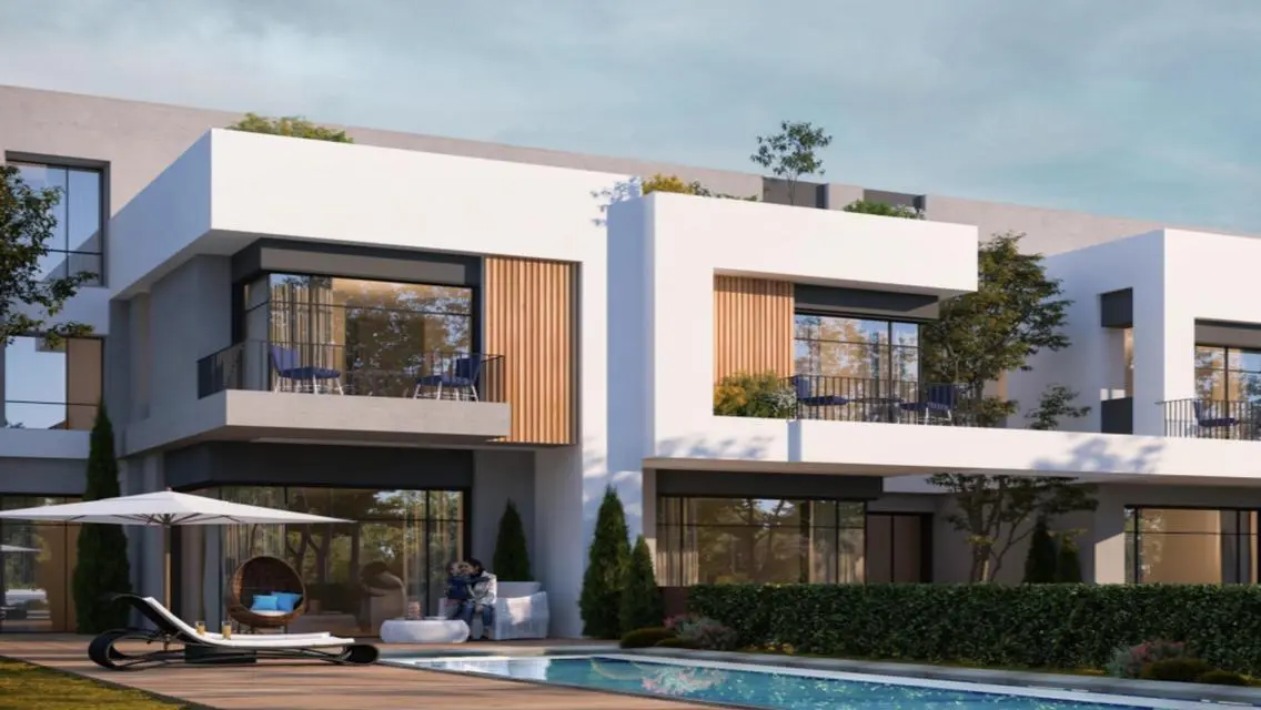 Luxurious Apartment with Spacious Area and Lake View