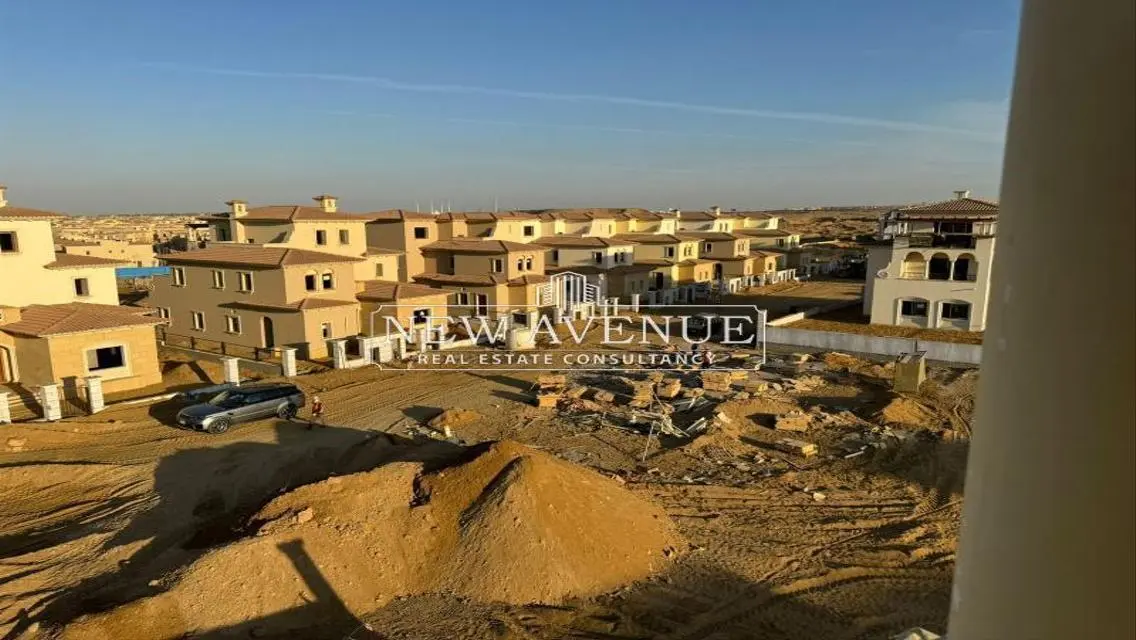 شقة فاخرة بمساحة شاسعة للبيع
