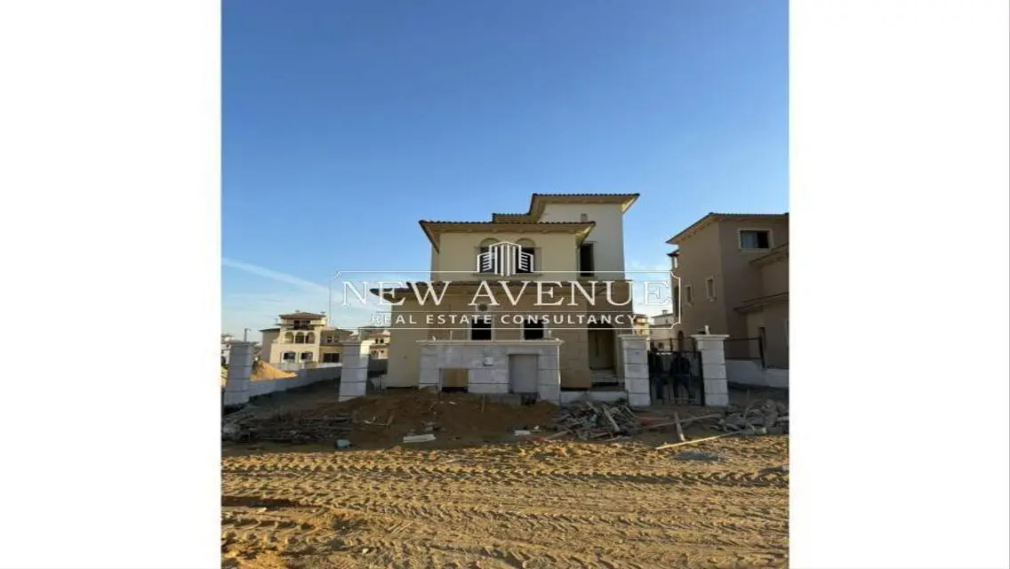 شقة فاخرة بمساحة شاسعة للبيع