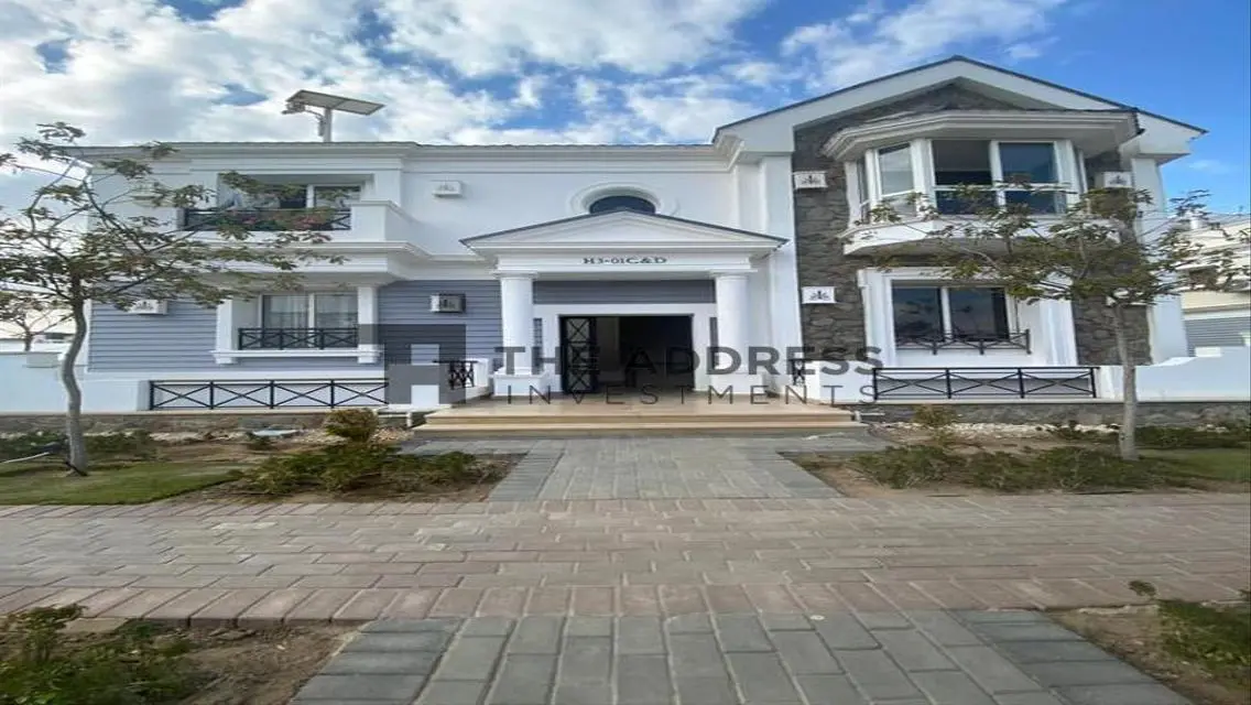 Luxury Villa for Sale in Middle Island for 20 Million EGP