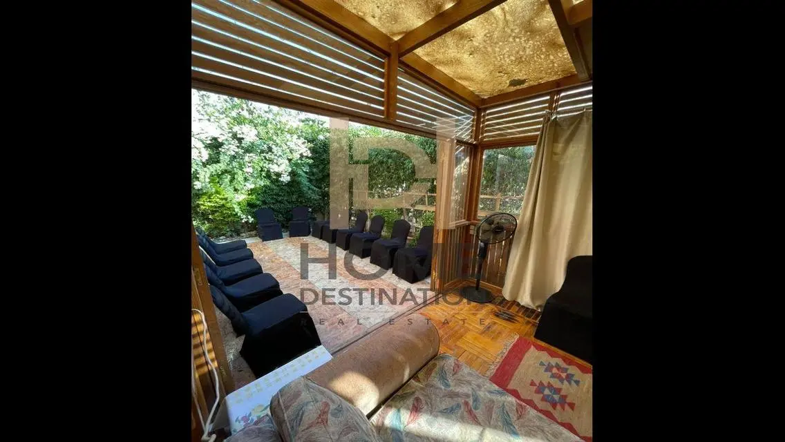 Luxury 4 Bedroom Apartment with 3434 sqm Space Overlooking Lakes