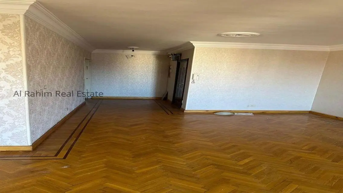 شقة فاخرة بمساحة 550 متر² للبيع
