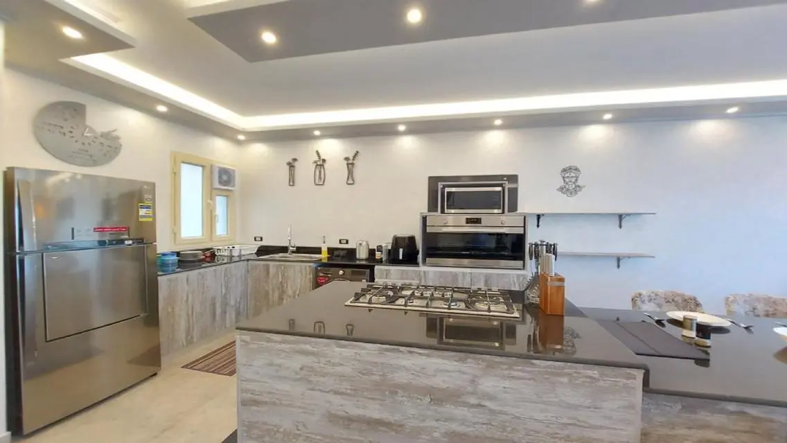 فيلا فاخرة للبيع بمساحة 340 متر