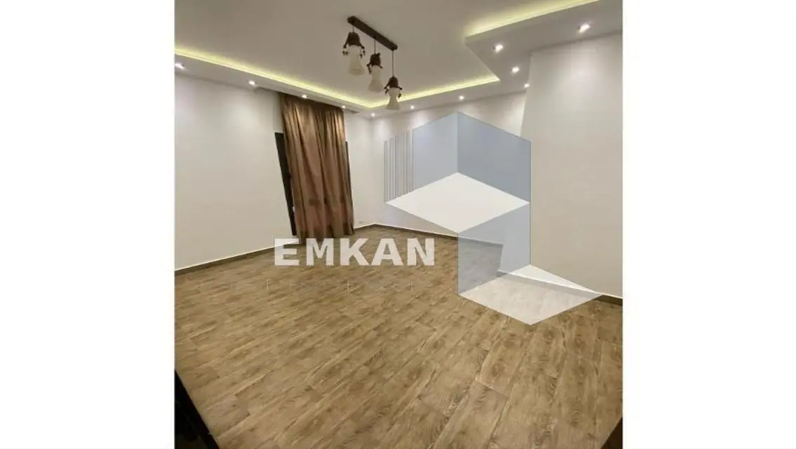 شقة بسعر مميز مع تكييف مركزي وإطلالة جميلة