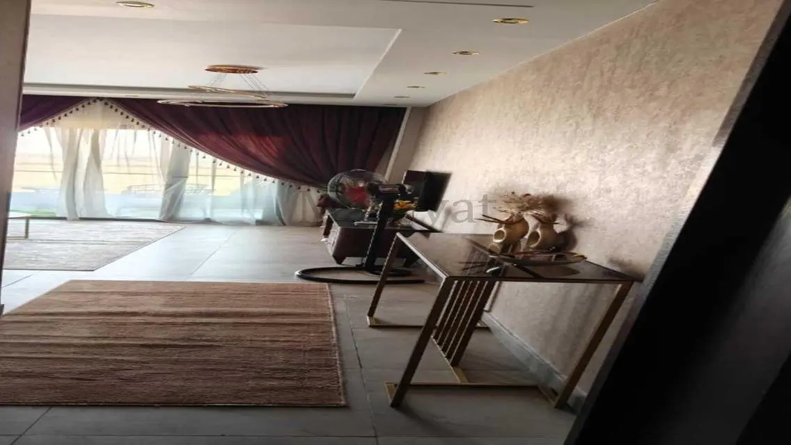 شقة مميزة للإيجار في قلب المدينة