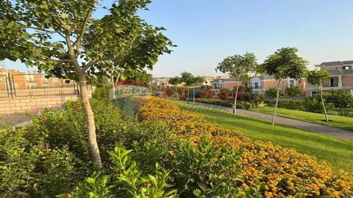 Luxury Apartment with 260 sqm & Private Garden