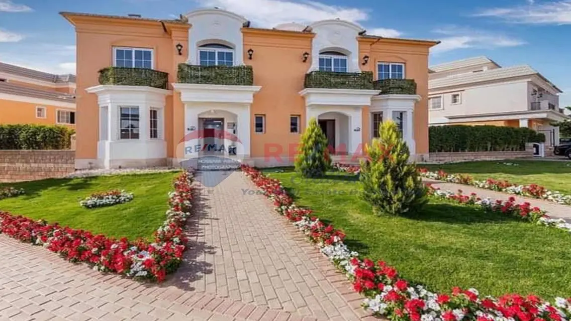 Luxury Apartment with 260 sqm & Private Garden